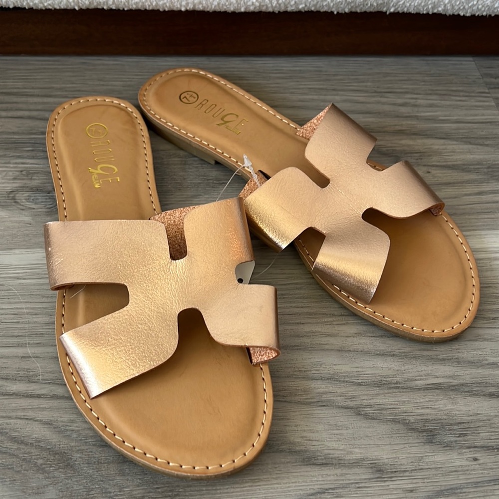 H sandals flats gold size 7.5